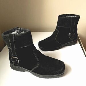 WEATHERPROOF Andy Women's Ankle Winter Boots Sz 8 black suede leather zipper